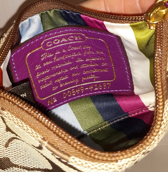 Rare 2008 COACH Legacy Purple Signature Stripe Wri - Picture 3 of 16